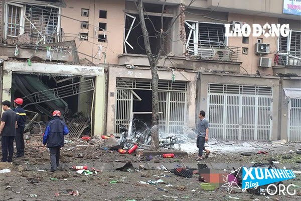 Vụ nổ kinh hoàng chiều 19.3 do vật liệu nổ trong khu chung cư tại Hà Nội.