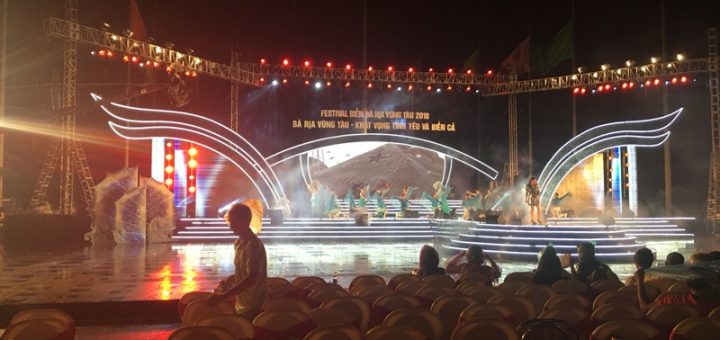 Bóc phốt Festival Biển BRVT 2018: Cả gan Treo đầu dê bán thịt chó 123011 mua fes 1 720x340 - Bóc phốt Festival Biển BRVT 2018: Cả gan Treo đầu dê bán thịt chó