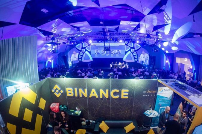 Biểu trưng của Binance được nhìn thấy tại Hội nghị thượng đỉnh Delta, một sự kiện đổi mới kỹ thuật số và blockchain ở Malta