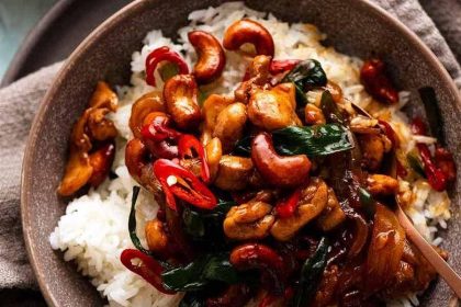 Gà điều kiểu Thái: Bí kíp từ đầu bếp Thái Lan, ngon chuẩn vị tại nhà!
