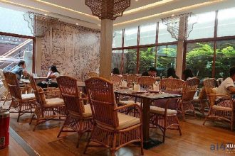 The Local Bangkok: Menu chuẩn vị Thái, giá cả cập nhật 2024!