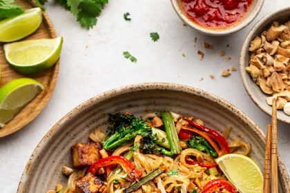 Thực đơn chay Thái Lan: Bí mật hương vị & sức khỏe từ xứ sở Chùa Vàng!
