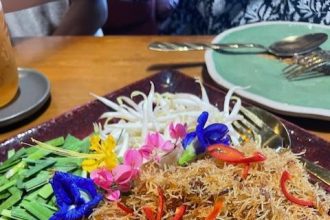 “White Lotus” hé lộ góc khuất Bangkok: Chậm rãi sống kiểu Thái?