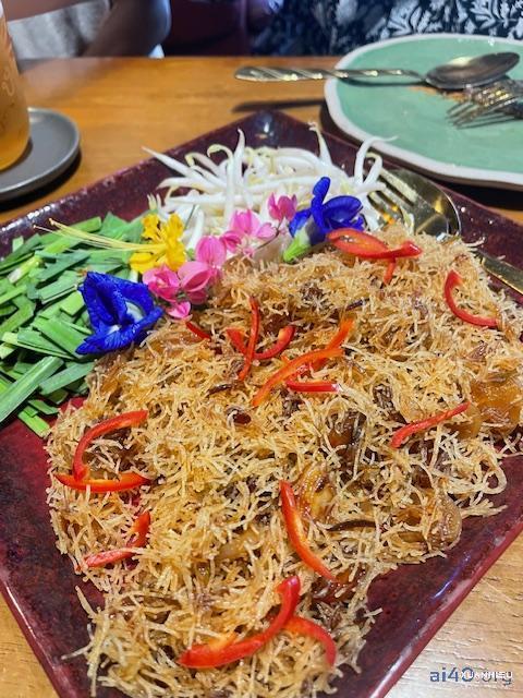 “White Lotus” hé lộ góc khuất Bangkok: Chậm rãi sống kiểu Thái?