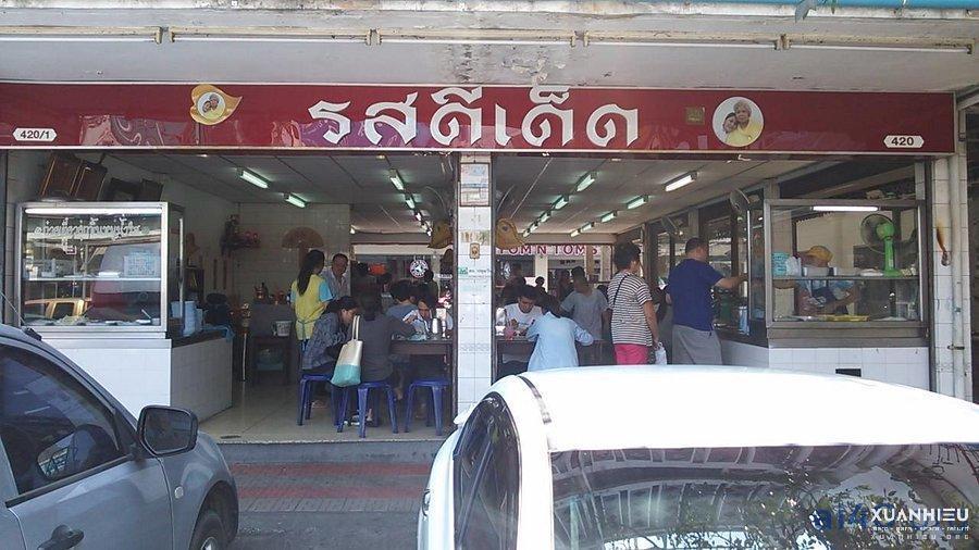 Rod Dee Det Bangkok: Ăn sập tiệm buffet Thái ngon quên lối về!